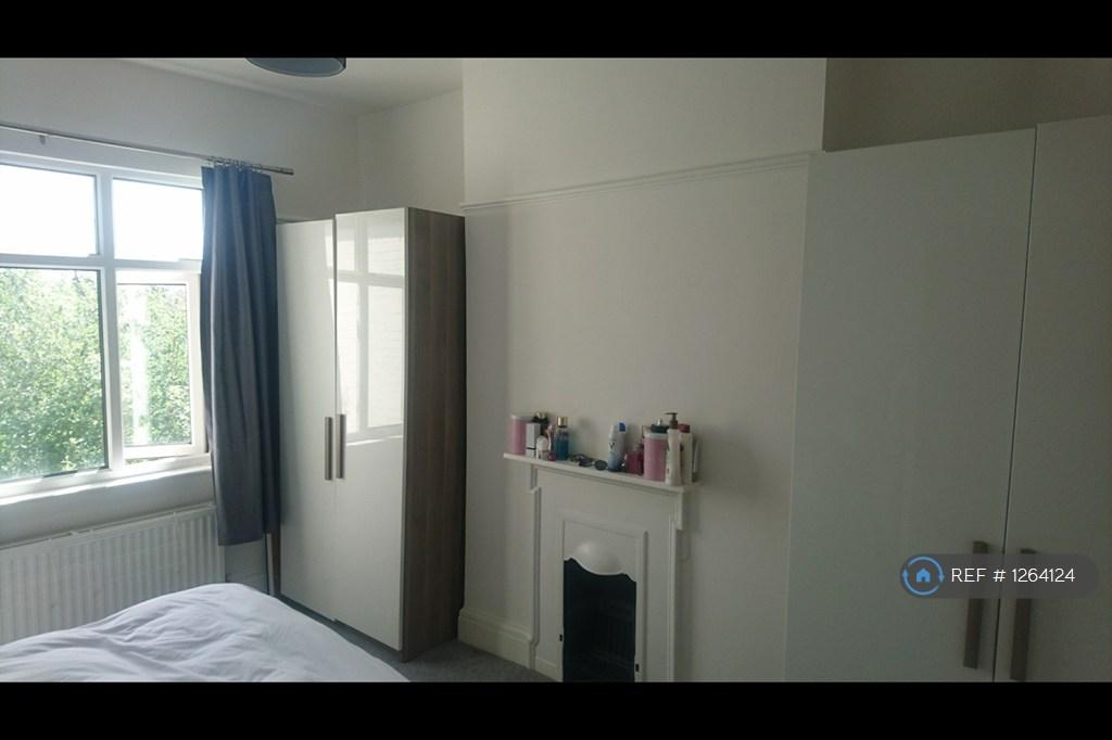 Main Bedroom (Double)