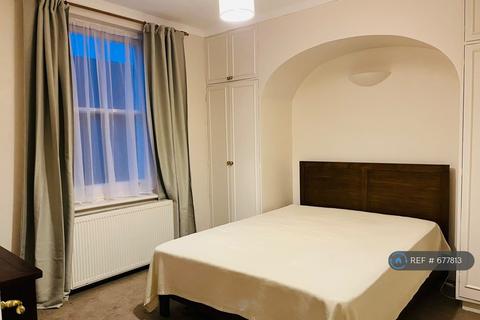 2 bedroom flat to rent, Queens Club Gardens, London, W14
