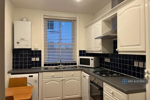 2 bedroom flat to rent, Queens Club Gardens, London, W14