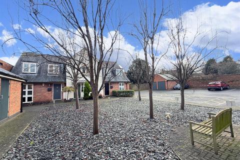 undefined, Castlegate, Burton-On-Trent DE13