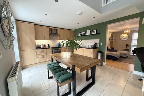 undefined, Castlegate, Burton-On-Trent DE13