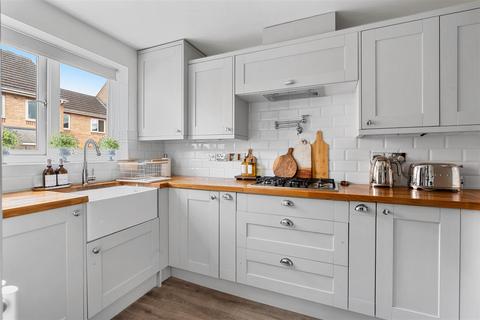undefined, Carroll Crescent, Coventry * THREE BEDROOMS / THREE BATHROOMS *