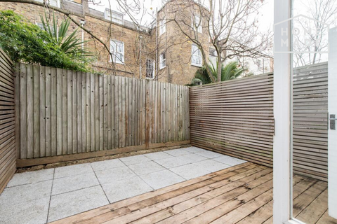 2 bedroom flat to rent, Salisbury Place & Sycamore House, SW9