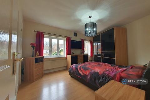 3 bedroom terraced house to rent, Flavius Way, Colchester, CO4