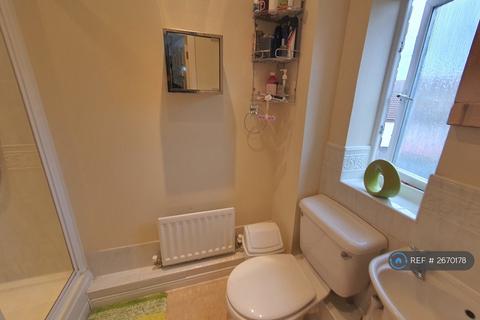 3 bedroom terraced house to rent, Flavius Way, Colchester, CO4