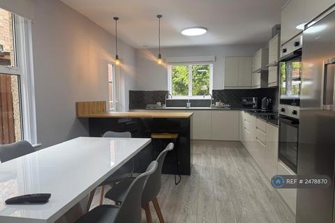 5 bedroom terraced house to rent, Alfoxton Avenue, London, N15
