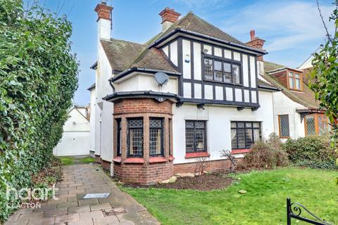 3 bedroom detached house for sale, Church Road, Clacton-On-Sea