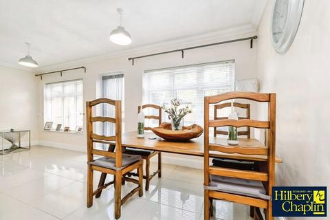 3 bedroom semi-detached house for sale, South End Road, Hornchurch, RM12