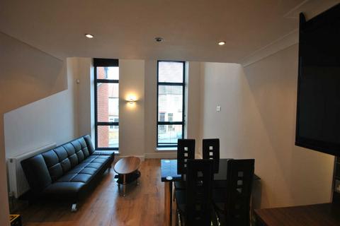 2 bedroom flat to rent, Waverley Crescent Plumstead SE18