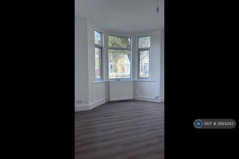 1 bedroom flat to rent, Montague Road, London, E11