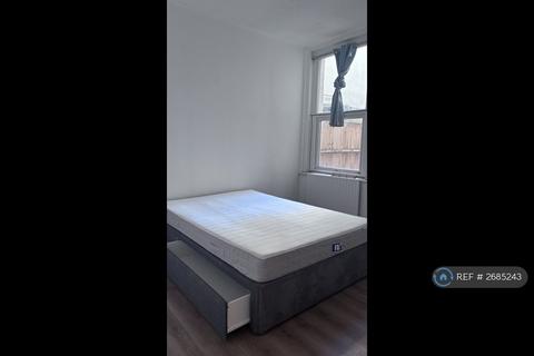 1 bedroom flat to rent, Montague Road, London, E11