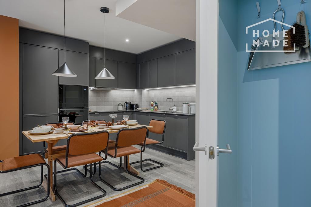 71a6f4ccec87ee70bdd2abde233b