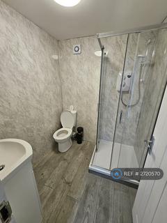 Studio to rent, Manor Road, Harrow, HA1