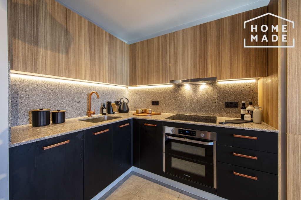 C697c93758e0f81b6284a9a2e043