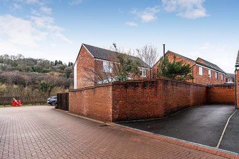 undefined, Ymyl Yr Afon, Pontypridd CF37