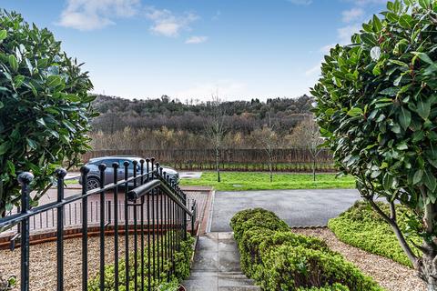 undefined, Ymyl Yr Afon, Pontypridd CF37
