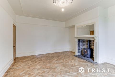 3 bedroom terraced house for sale, Pynate Road, Batley, WF17