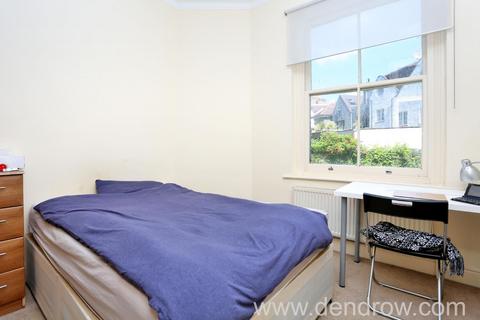 3 bedroom flat to rent, Castellain Mansions, Maida Vale, London W9