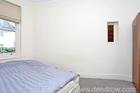 3 bedroom flat to rent, Castellain Mansions, Maida Vale, London W9