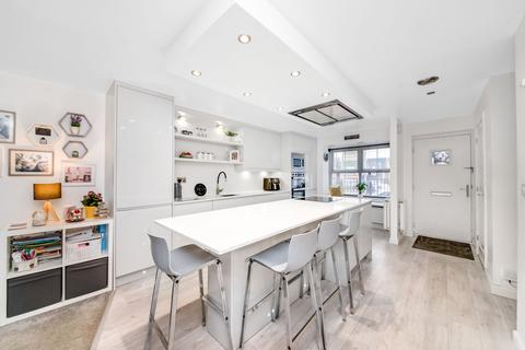 4 bedroom townhouse for sale, Heathercliff Way, Penistone