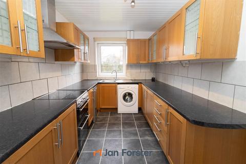 undefined, Lesbury Chase, Newcastle Upon Tyne