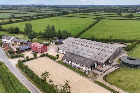 undefined, Buckinghamshire - Equestrian 22.5 Acres