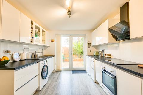 1 bedroom detached house for sale, Beedell Avenue, Westcliff-on-sea, SS0