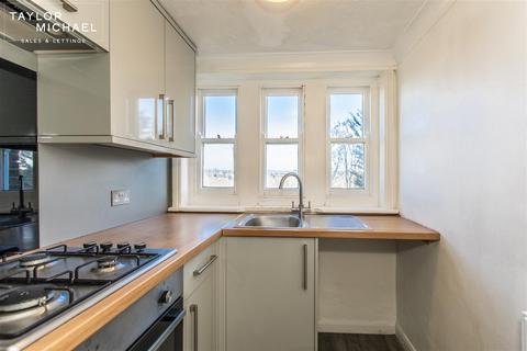 1 bedroom flat to rent, Millers Road, Brighton