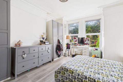 2 bedroom ground floor flat for sale, Homefield Road, Worthing, BN11 2JA