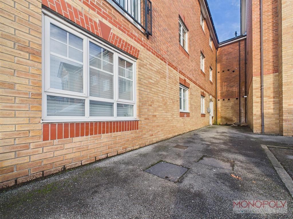 CAM01943 G0-PR0577-STILL016.jpg