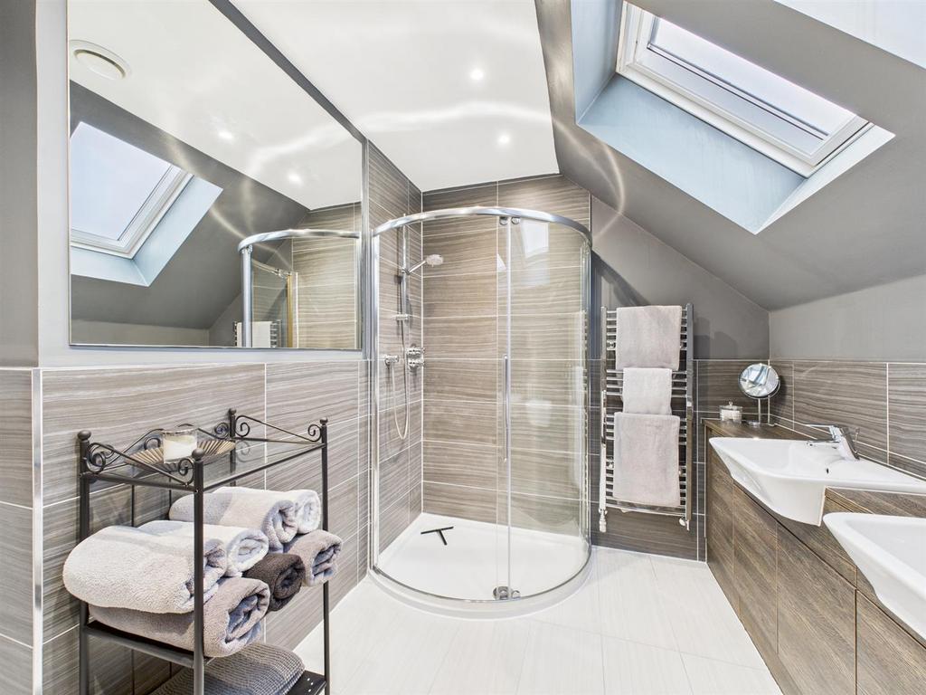 CAM01486 G0-PR0923-STILL028.jpg