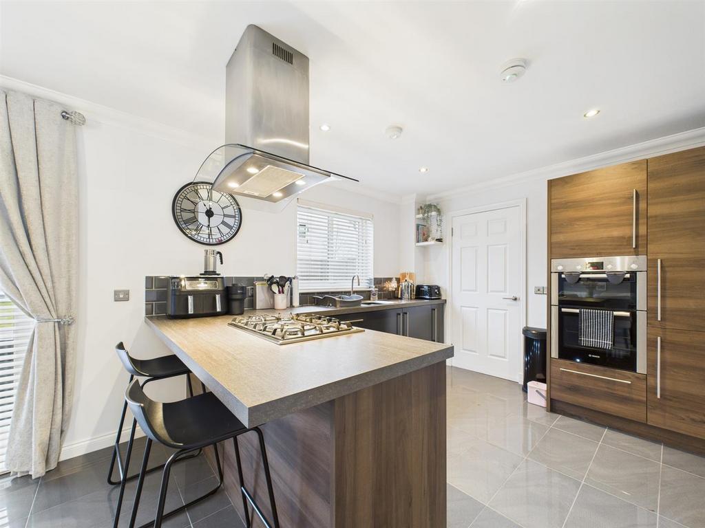 CAM01486 G0-PR0923-STILL013.jpg