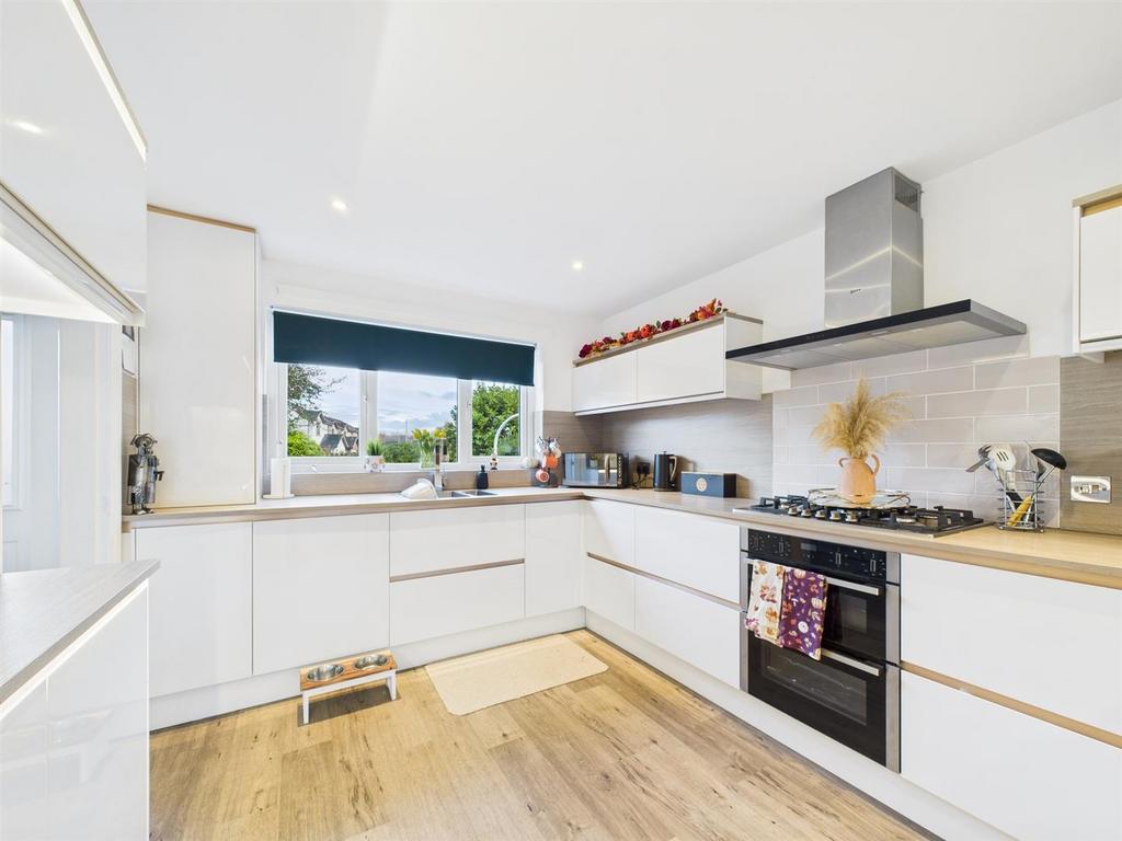 CAM01486 G0-PR0925-STILL026.jpg