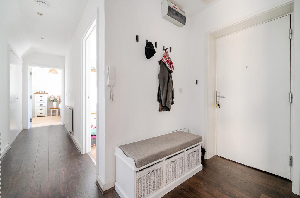 1382709-5-69304bd...