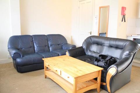 2 bedroom apartment to rent, West Road, West Drayton