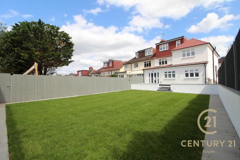 undefined, Villiers Avenue, SURBITON KT5
