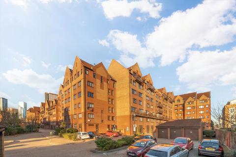 undefined, Rembrandt Close, London E14
