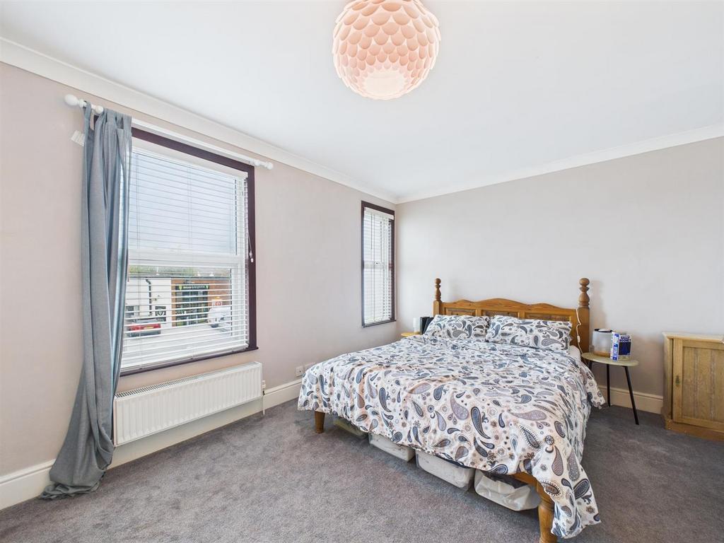 CAM04907 G0-PR0354-STILL021.jpg