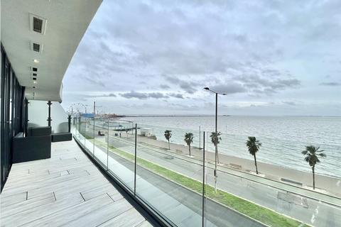 2 bedroom flat to rent, Western Esplanade, Southend-On-Sea