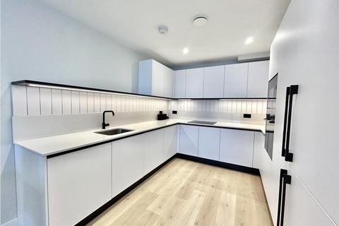 2 bedroom flat to rent, Western Esplanade, Southend-On-Sea