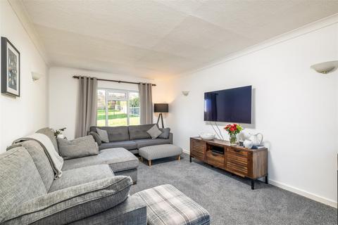 3 bedroom detached house for sale, Cleat Hill, Bedford