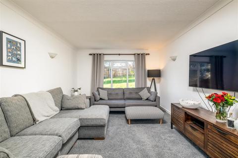 3 bedroom detached house for sale, Cleat Hill, Bedford