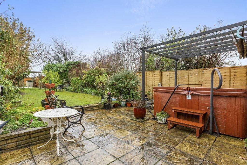 122 Cock Lane, HP13 7 EA-12.jpg