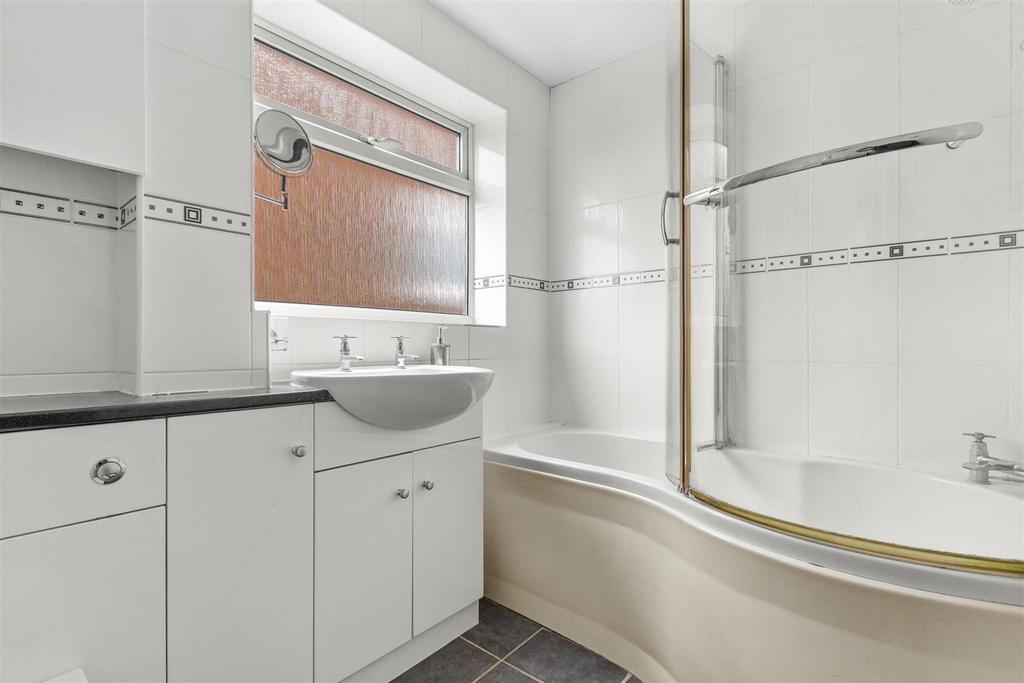 122 Cock Lane, HP13 7 EA-3.jpg