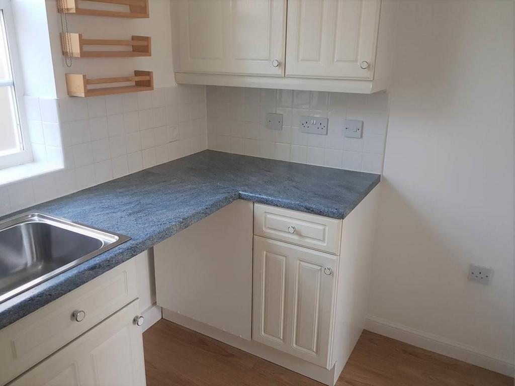 Kitchen (2) (2).jpg