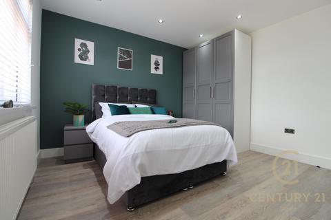 undefined, Villiers Avenue, SURBITON KT5