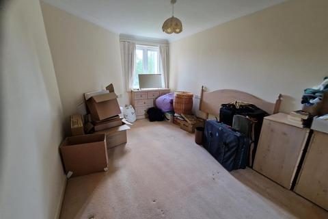 undefined, Pool Close, Spalding