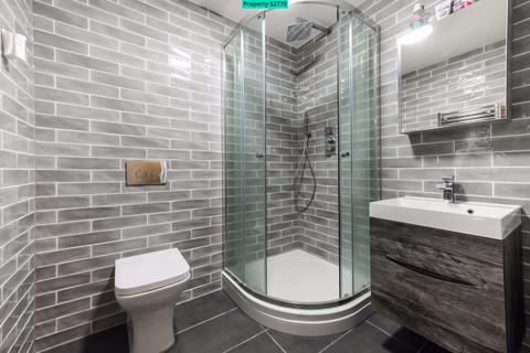 undefined, Flat 3, 2A Sidney Street, London, E1