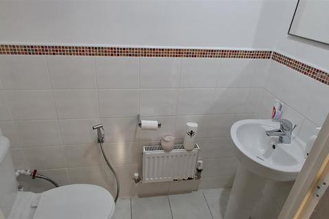 undefined, Three Valleys Way, Bushey WD23