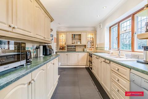 undefined, Blagdens Close, Southgate, London, N14